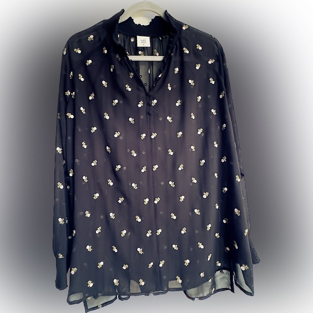 🌸Cabi Blouse🌸 - Picture 2 of 4